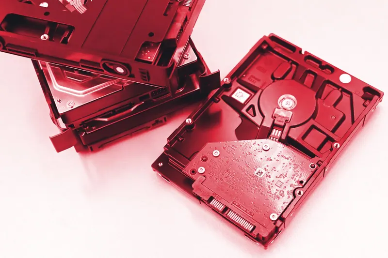Imagen de portada del artículo «ZFS en Proxmox: deduplicación vs compresión, y cuándo activar cada una»